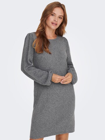 ONLY - Vestido de punto 'RICA' en gris