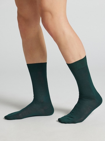 IUMAN Intimissimi Socks in Green: front