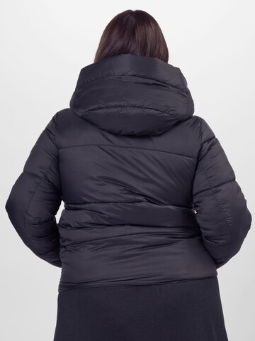 Vero Moda Curve Winterjas 'Upsala' in Zwart