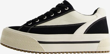 Bershka Sneaker in Schwarz