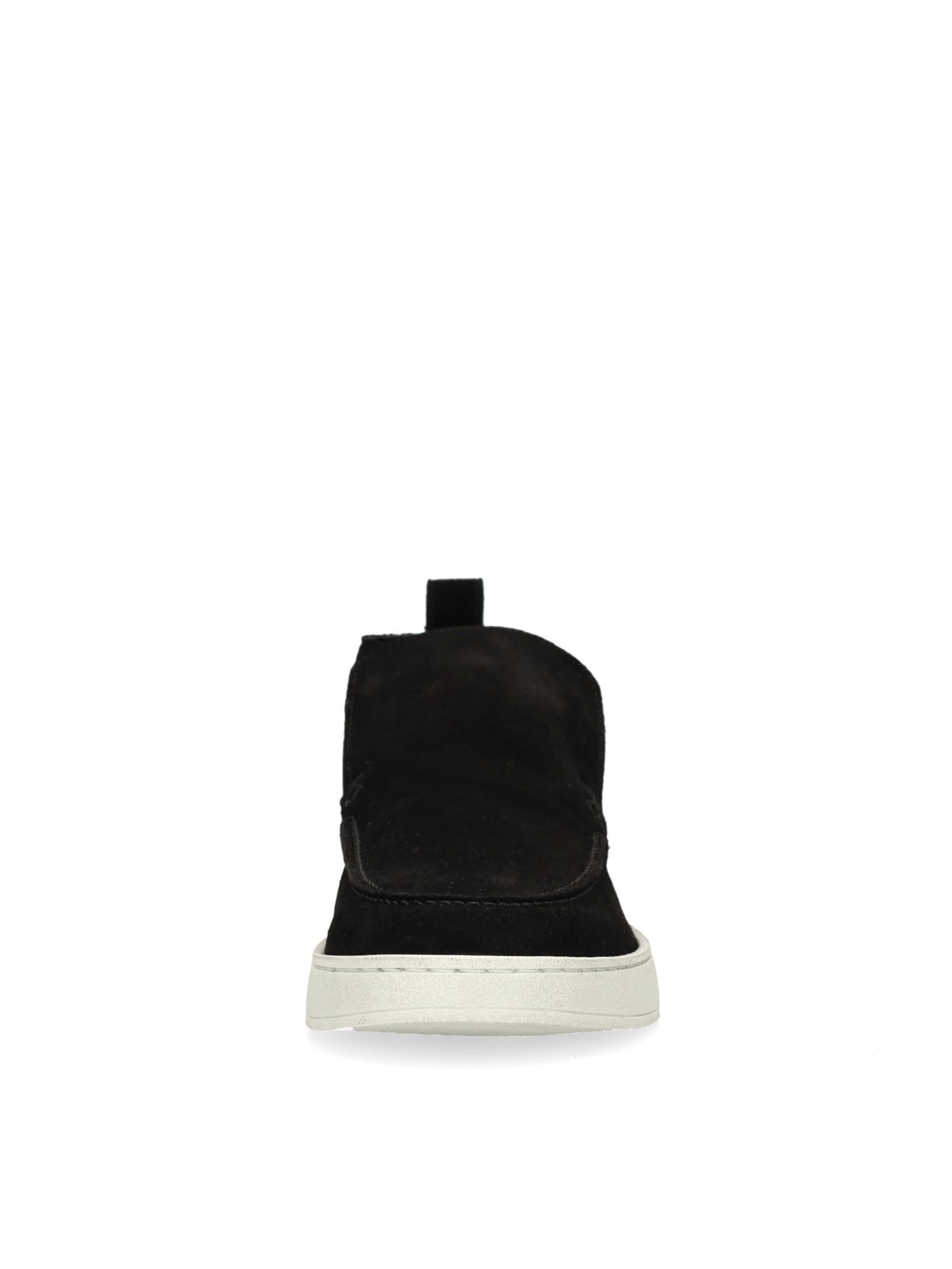 MANFIELD Slip-Ons in Black