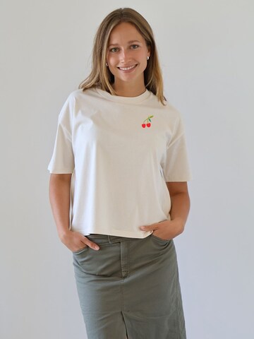 Kultgut Shirt 'Cherry' in Yellow: front