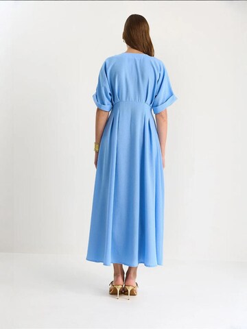 Abito di Bianco Lucci in blu