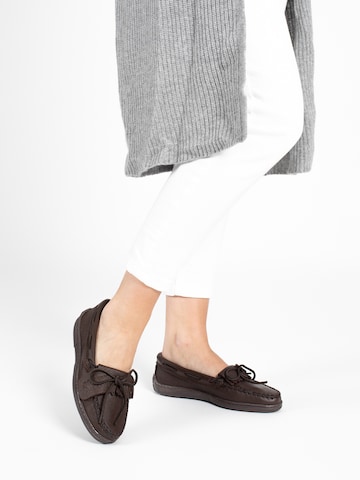 Mocasini 'KILTY' de la Minnetonka pe maro