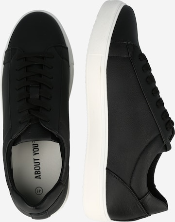 Sneaker bassa 'Rafael' di ABOUT YOU in nero