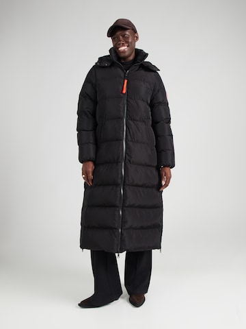 Cappotto invernale di No. 1 Como in nero: frontale