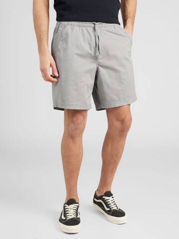 Loosefit Pantaloni chino di HOLLISTER in grigio: frontale