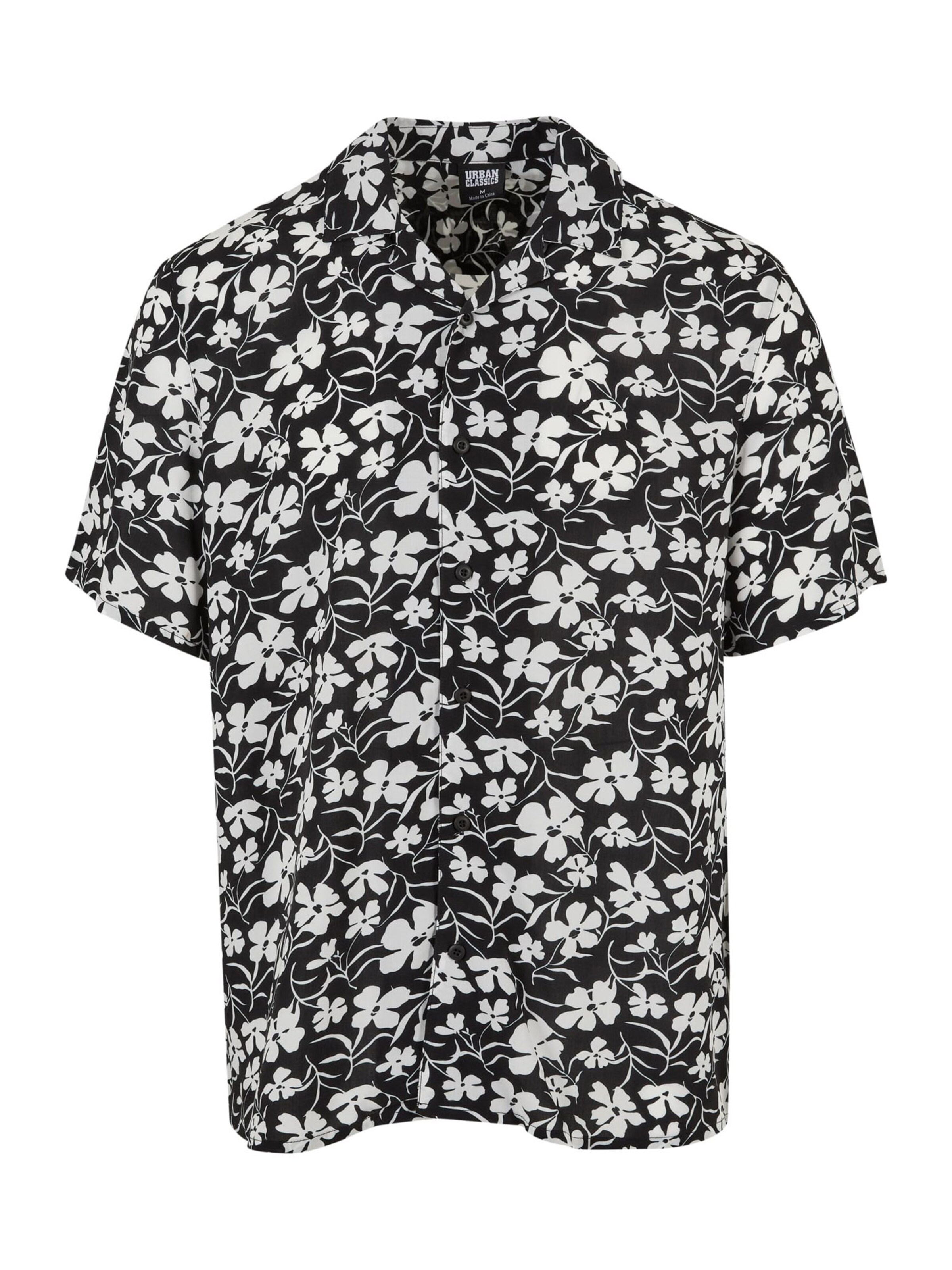 Urban Classics Button Up Shirt in Black: front