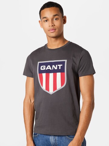 T-Shirt GANT en gris : devant