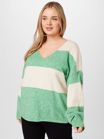 Vero Moda Curve Пуловер 'DOFFY' в зелено: отпред