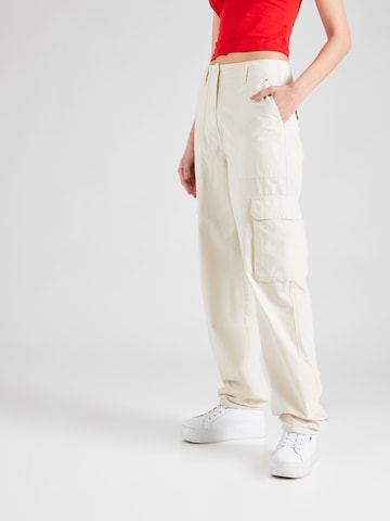 Loosefit Pantaloni cargo 'Harper' di Tommy Jeans in beige: frontale