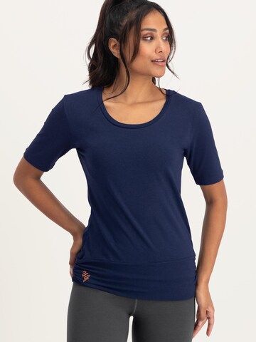 Urban Goddess Yoga & Activewear Sporttop 'Kami Yoga Tee' in Blau