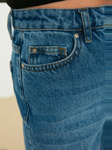 Trendyol Regular Jeans in Blau