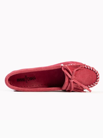 Minnetonka Mokasíny 'Kilty' – pink