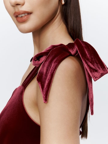 Rochie de seară de la Next pe roșu