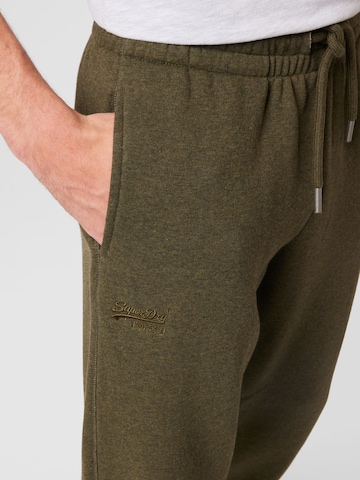 Superdry Normalny krój Spodnie w kolorze zielony