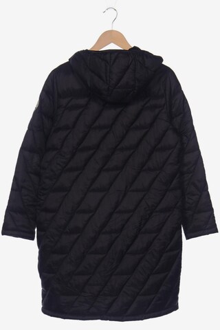No. 1 Como Jacket & Coat in L in Black