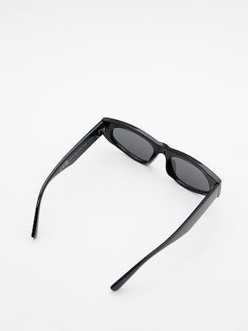 Pull&Bear Sunglasses in Black