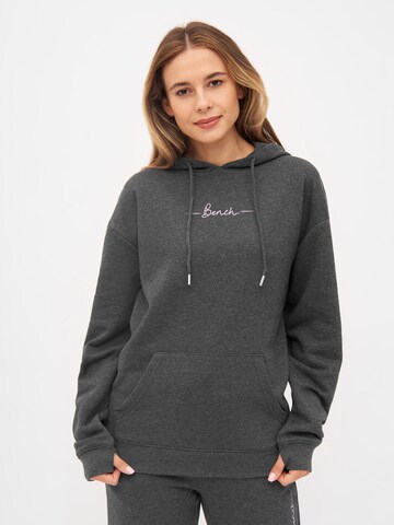 BENCH Sweatshirt 'LAYA' in Grau: predná strana