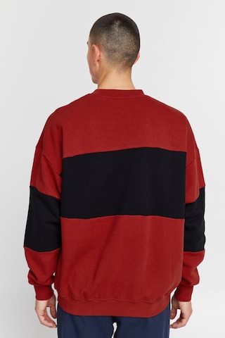 !Solid Sweatshirt in Red