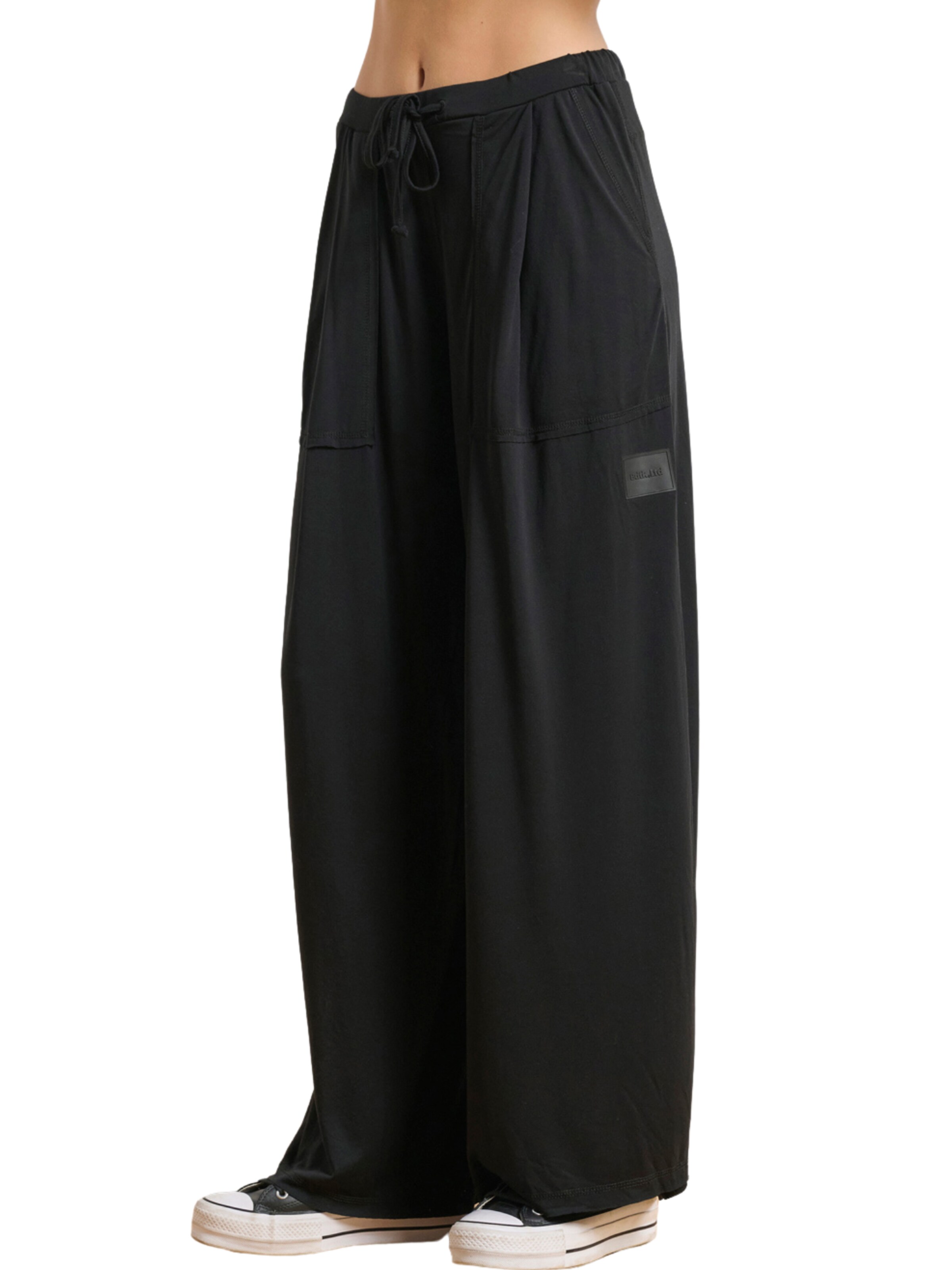 Bdtk Loosefit Sporthose 'L.I.M.I.T.E.D'‌ in Schwarz