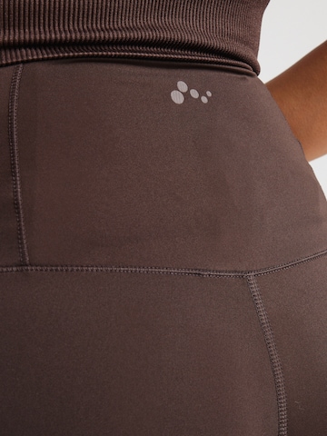 Skinny Pantaloni sport 'ONPJAM-2-MINA' de la ONLY PLAY pe maro