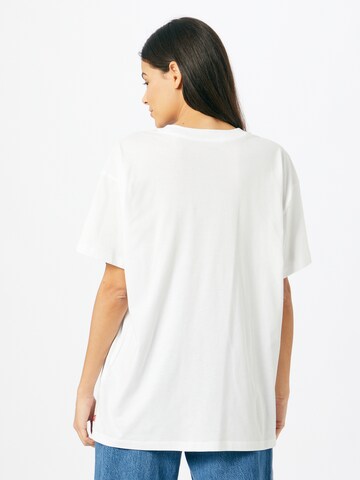 LEVI'S ® - Camiseta talla grande 'Graphic SS Roadtrip Tee' en blanco