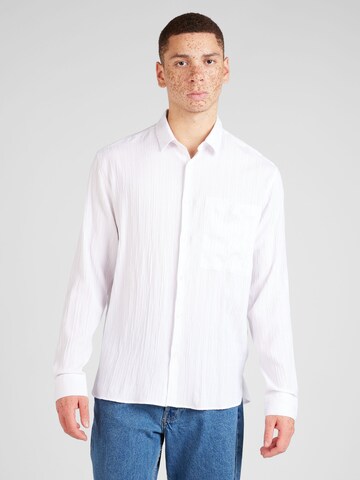 TOPMAN Regular fit Button Up Shirt in White: front