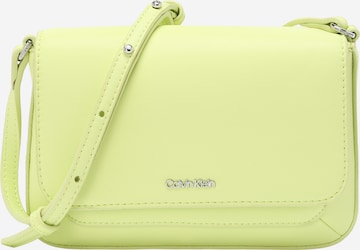 Calvin Klein - Mala de ombro 'Must' em verde: frente