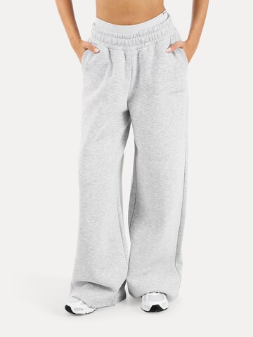 Smilodox Loosefit Oversize Jogginghose Thalea in Grau: Vorderseite