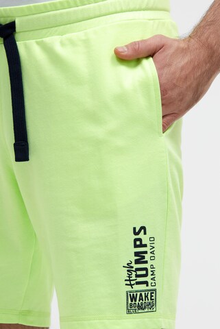 CAMP DAVID Regular Pants in Green