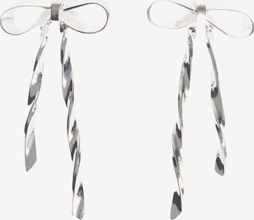 Cercei de la Bershka pe argintiu: față