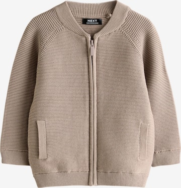 Next Neuletakki värissä ruskea: etupuoli