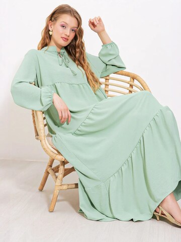Bigdart Dress in Green: front