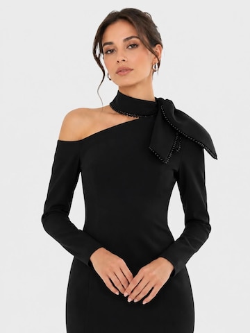 Madnezz House Dress in Black: front