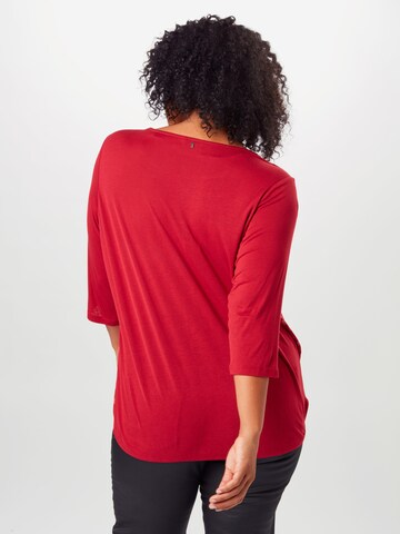 TRIANGLE Shirt in Rood