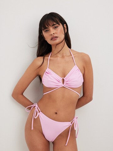 NA-KD Bikini Top in Pink: front