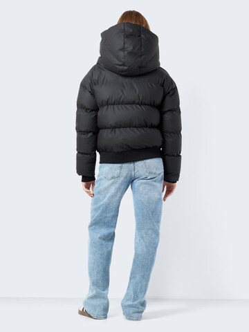 Geacă de iarnă 'NMSKY' de la Noisy may pe negru