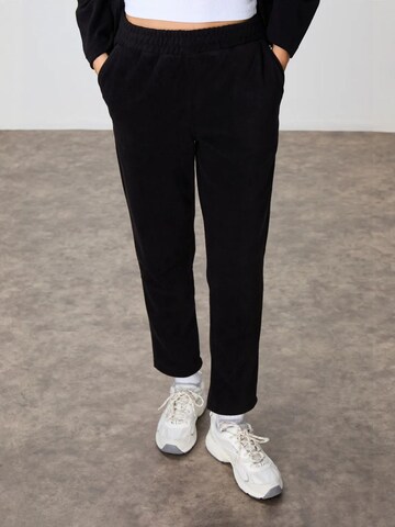 Tommy Life Tracksuit in Black
