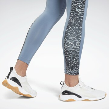 Skinny Pantaloni sportivi di Reebok in blu