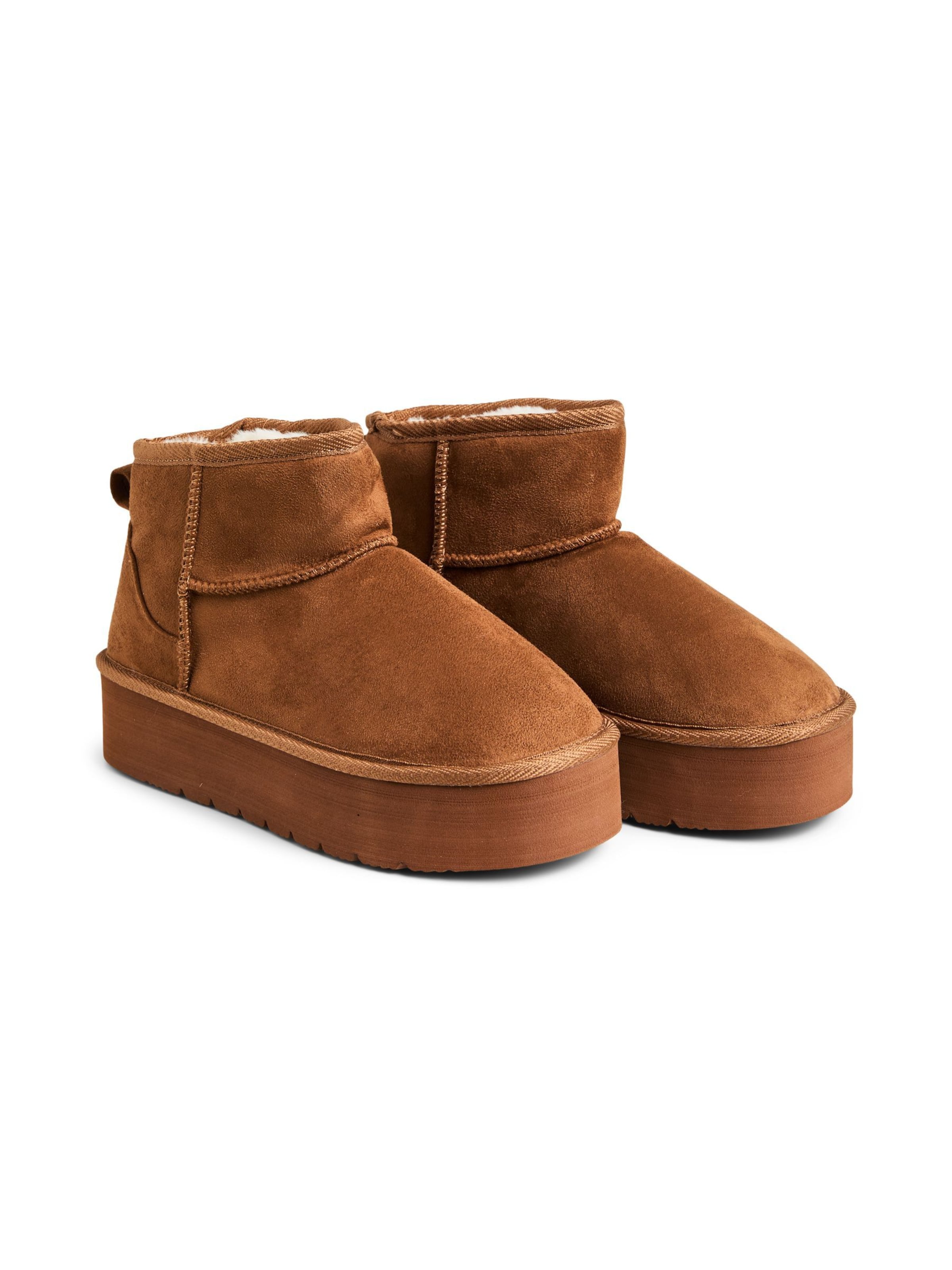 PIECES Boot in Brown
