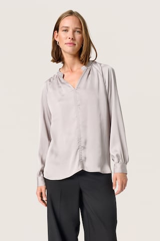 SOAKED IN LUXURY Blouse 'Ioana' in Grijs: voorkant