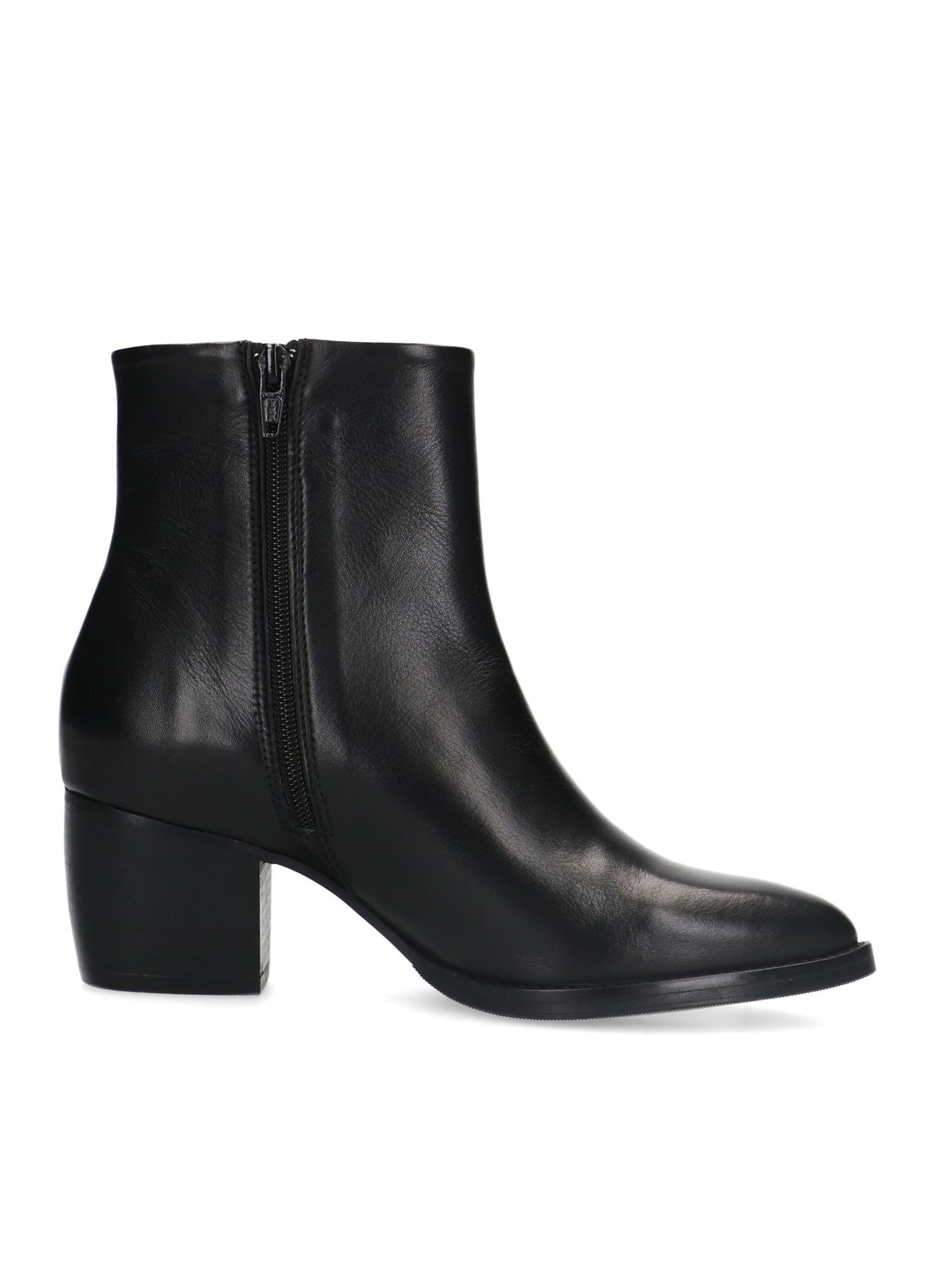 MANFIELD Ankle Boots in Black