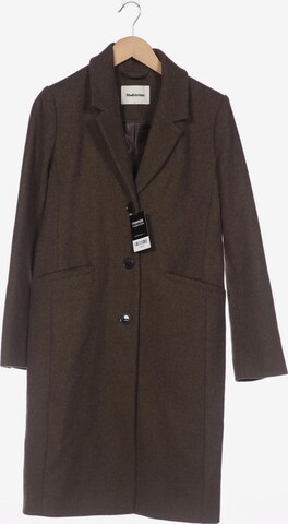 modström Jacket & Coat in M in Brown: front