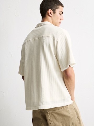 Pull&Bear Comfort fit Button Up Shirt in White