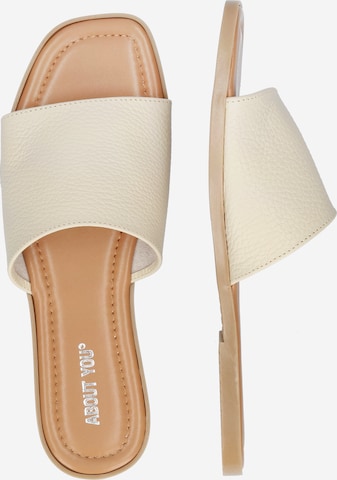 Mule 'Freya' ABOUT YOU en blanc