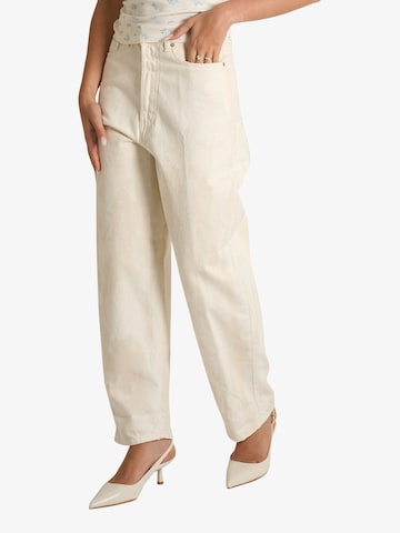 ViCOLO Regular Jeans in Beige: front