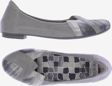 THINK! Flats & Loafers in 39 in Grey: front