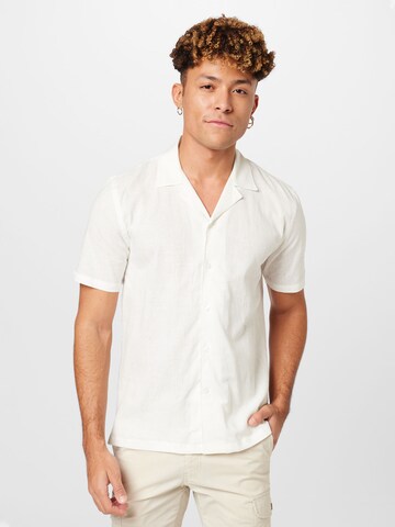 Lindbergh Regular fit Button Up Shirt 'Delave' in White: front