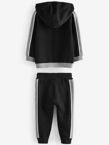 Next Set in Black